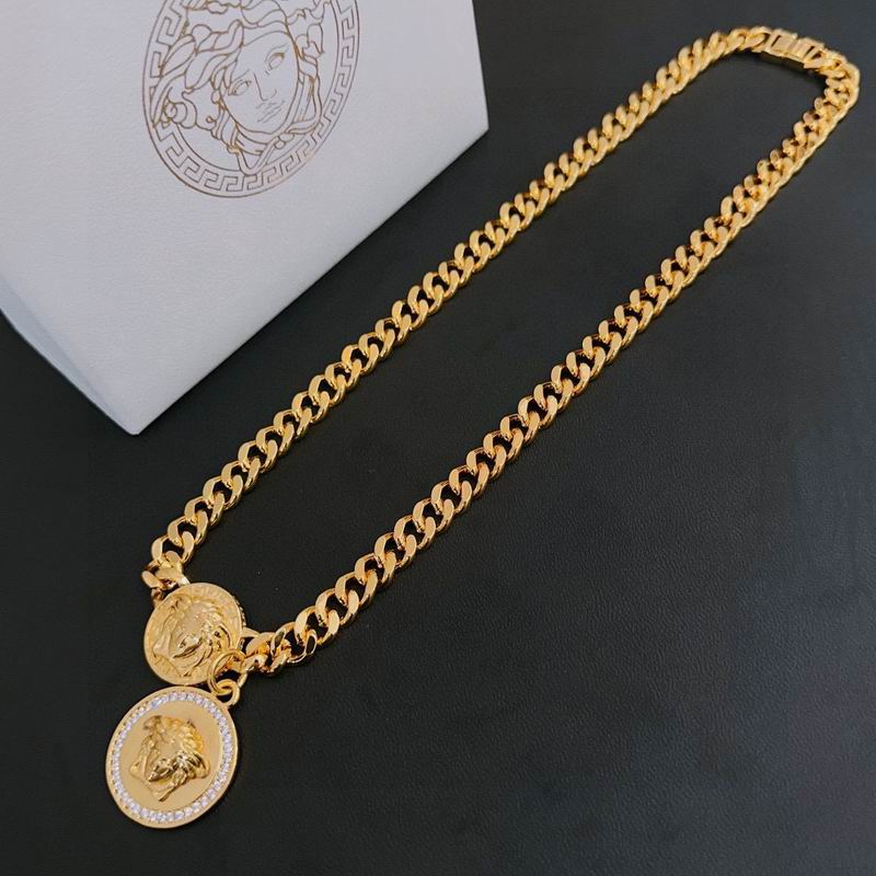 Versace necklace lyx237